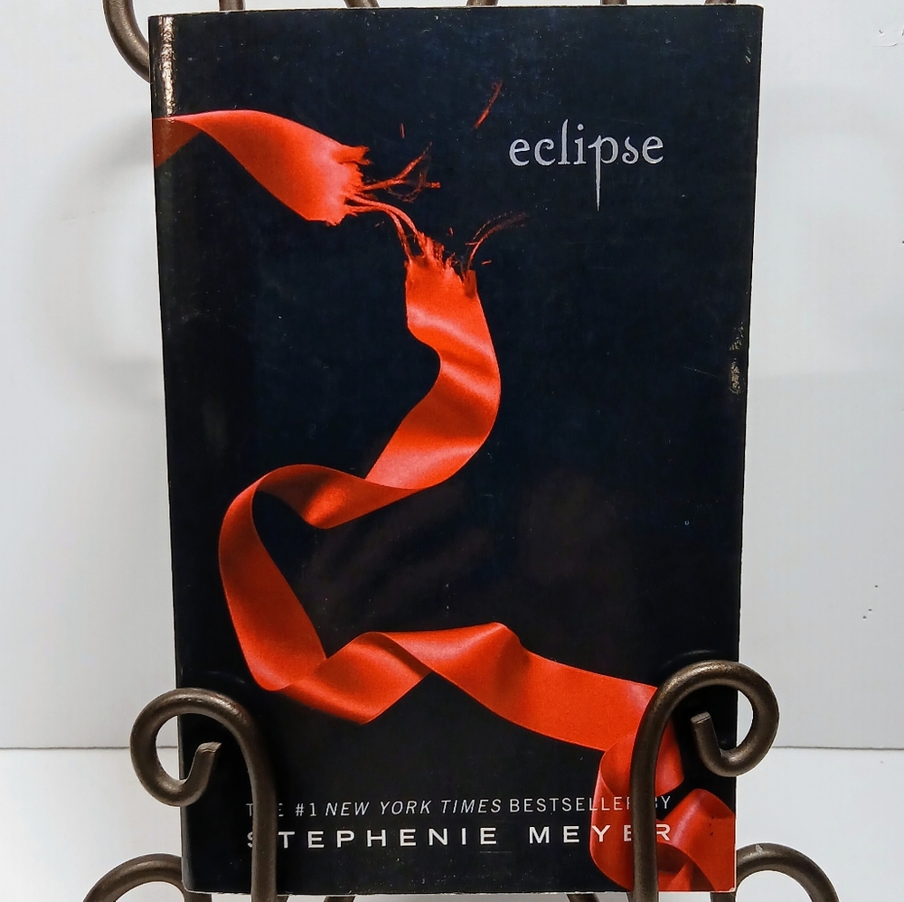 Paperback book Eclipse by Stephenie Meyer Twilight Saga